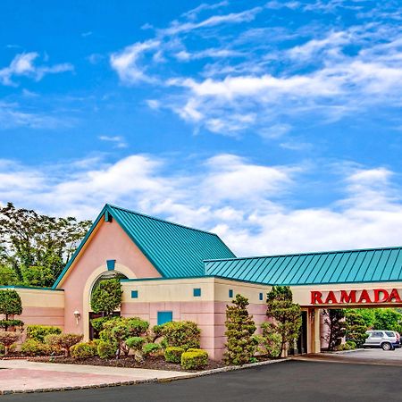 Hotel Ramada By Wyndham Parsippany Esterno foto