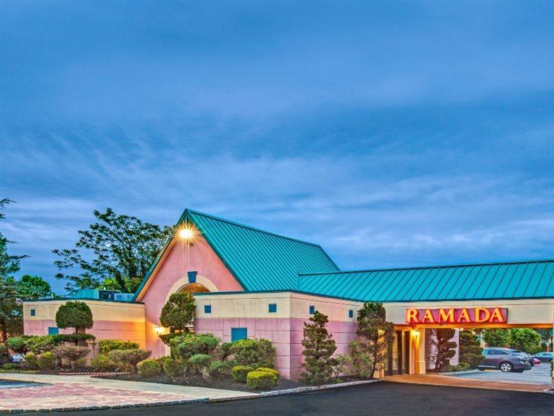 Hotel Ramada By Wyndham Parsippany Esterno foto