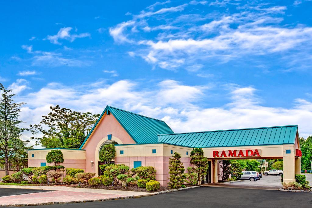 Hotel Ramada By Wyndham Parsippany Esterno foto